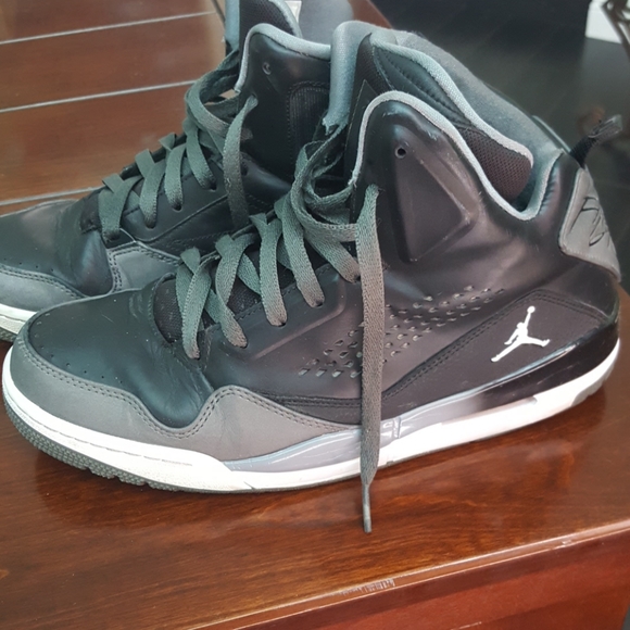 Jordan Nike flight basketball shoes size 10 - Picture 2 of 6